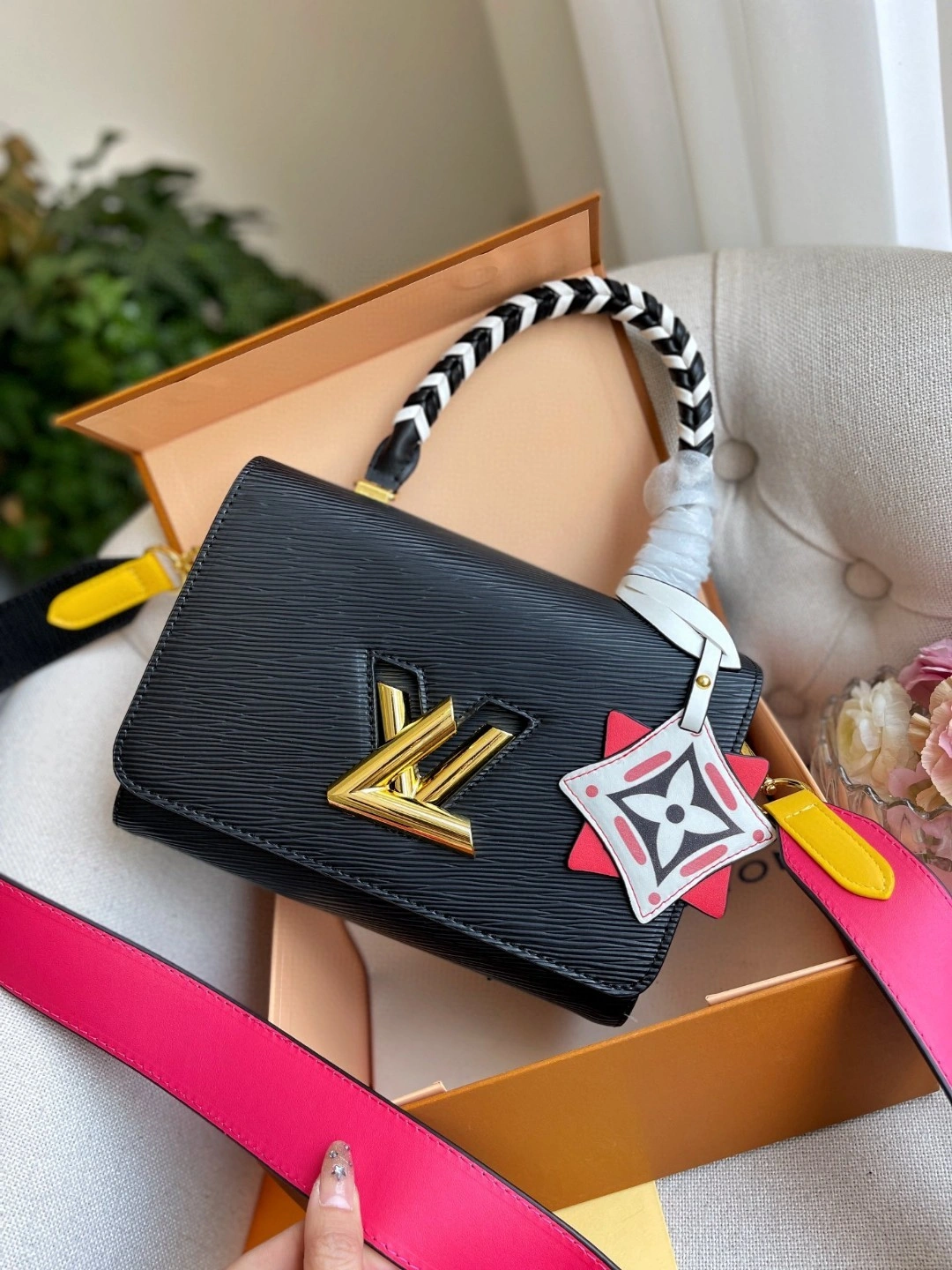 M56780 Calfskin Twist item : BT-B299C1918