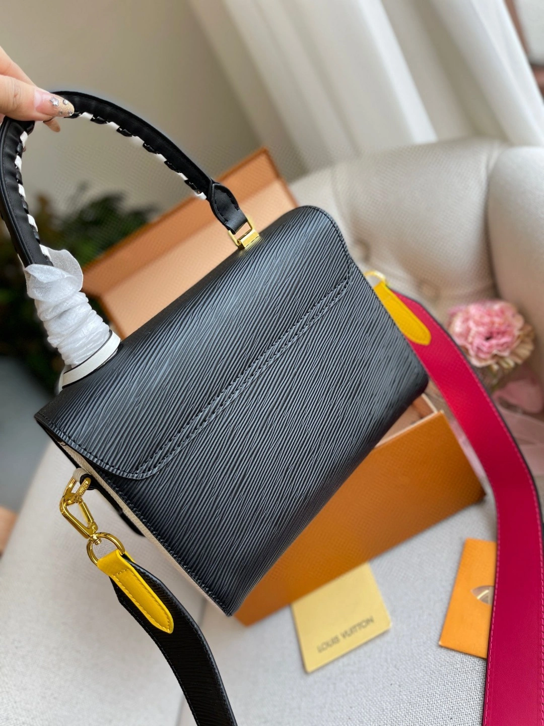 M56780 Calfskin Twist item : BT-B299C1918
