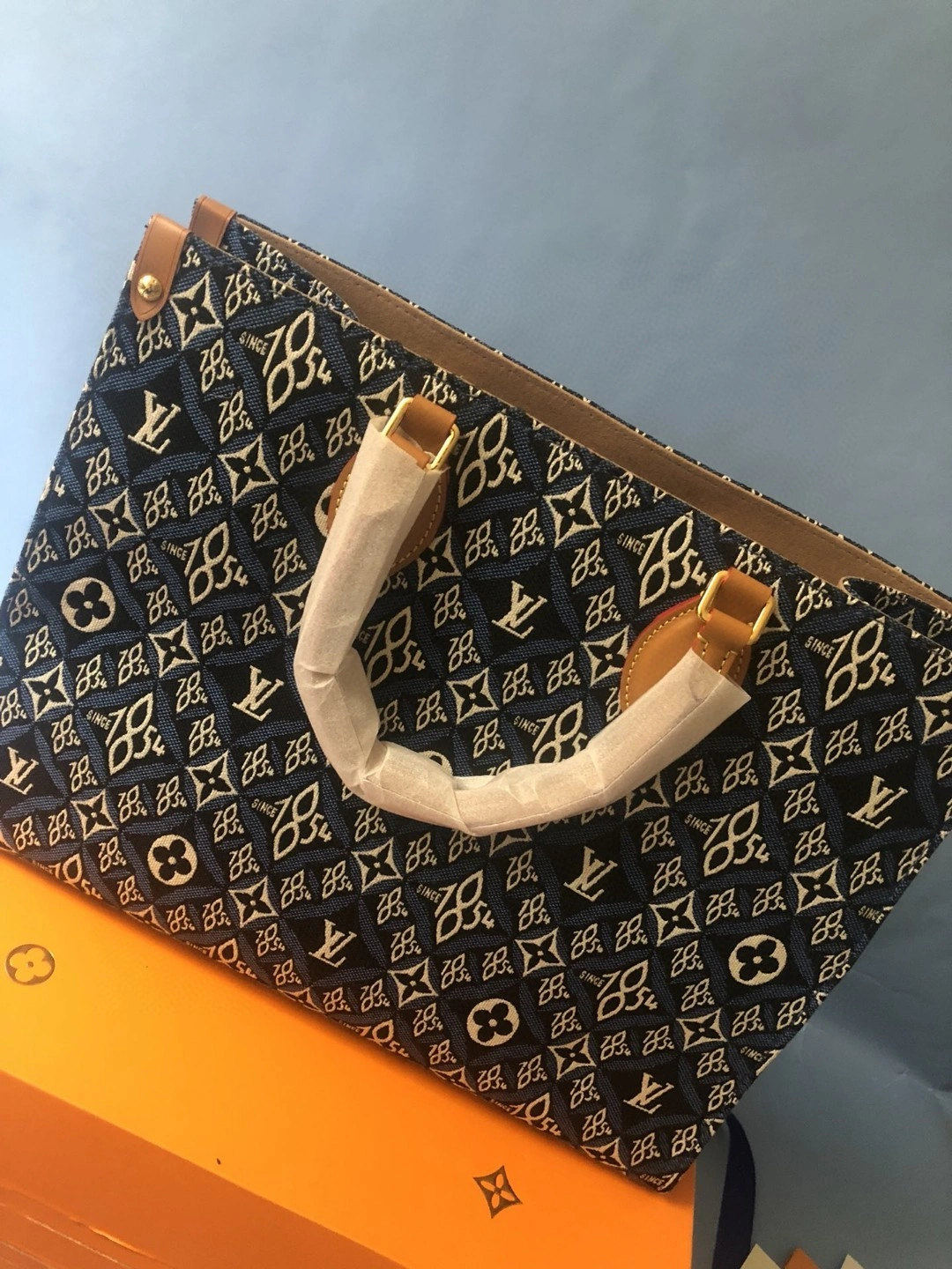 M57396 Onthego Tote item : AT-B225K3007L
