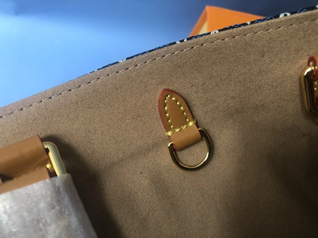 M57396 Onthego Tote item : AT-B225K3007L