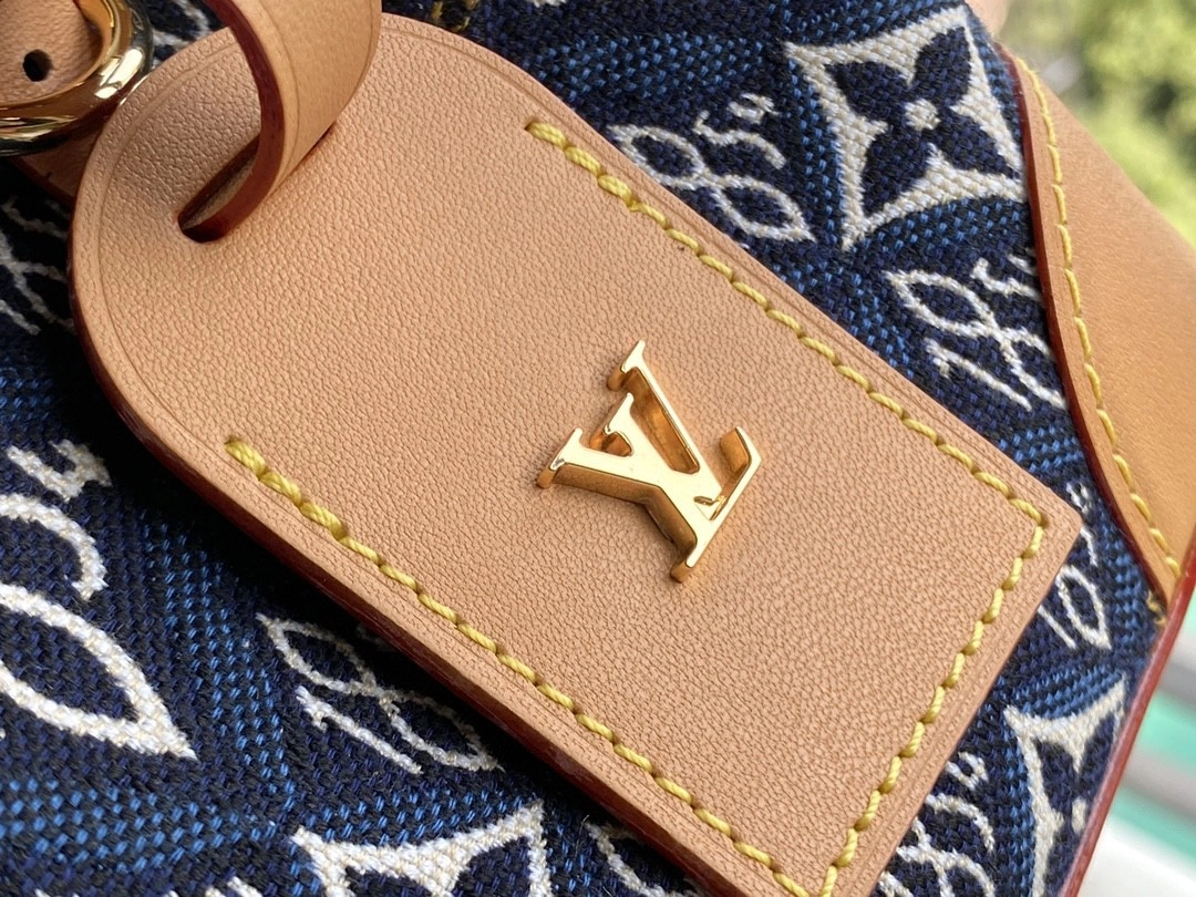 M57447 Noé Purse item : AT-B225L0302L