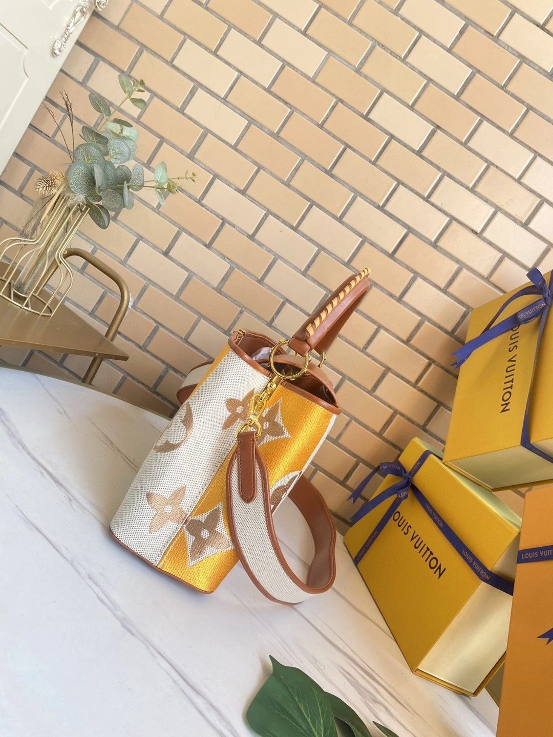 M57651 Calfskin Capucines item : BT-B225C1906