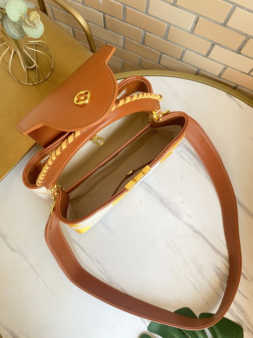 M57651 Calfskin Capucines item : BT-B225C1906