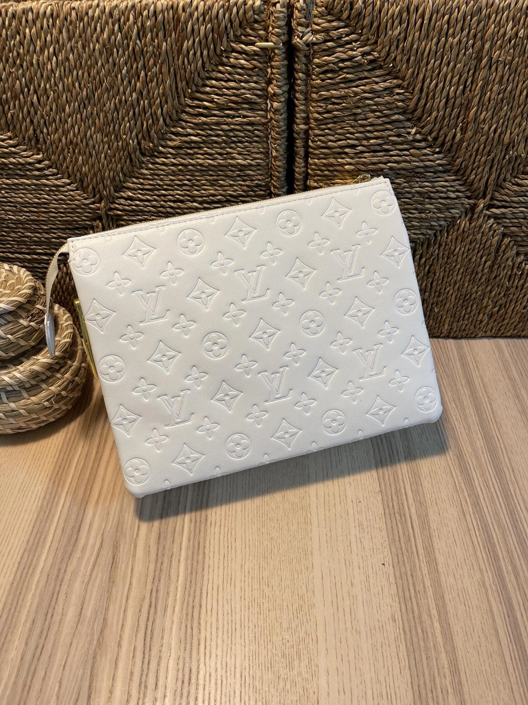 M57790 sheepskin item : AT-B225K3021L
