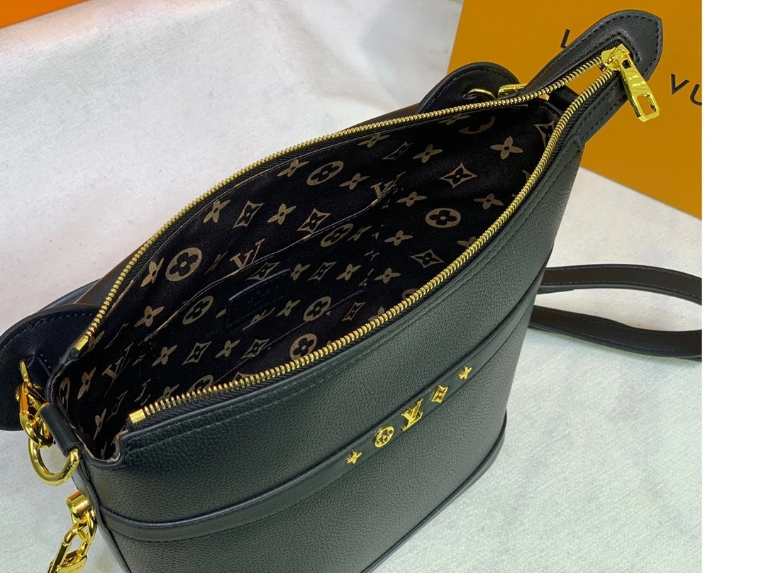 M57934 Calfskin Cruiser item : AT-B225K2816L