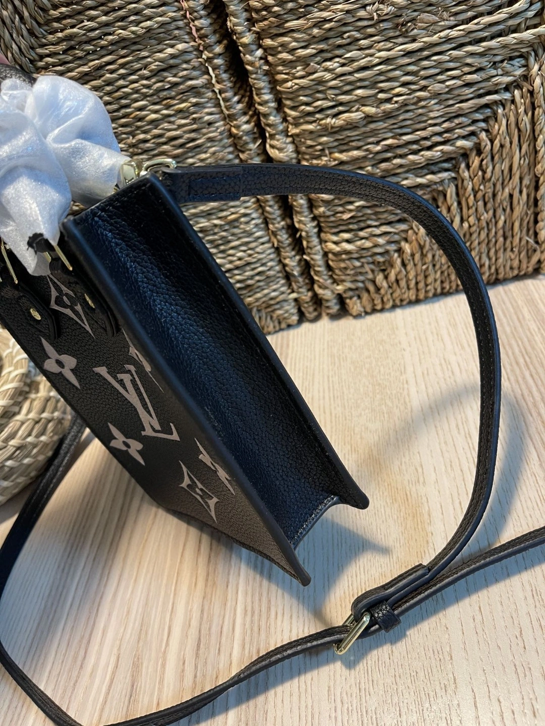 M57937 Petit Sac Plat item : AT-B225L0303L