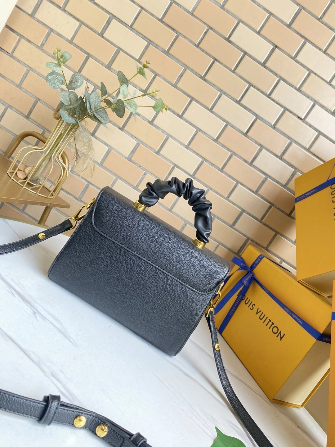 M58688 Calfskin Twist item : BT-B225D0609W