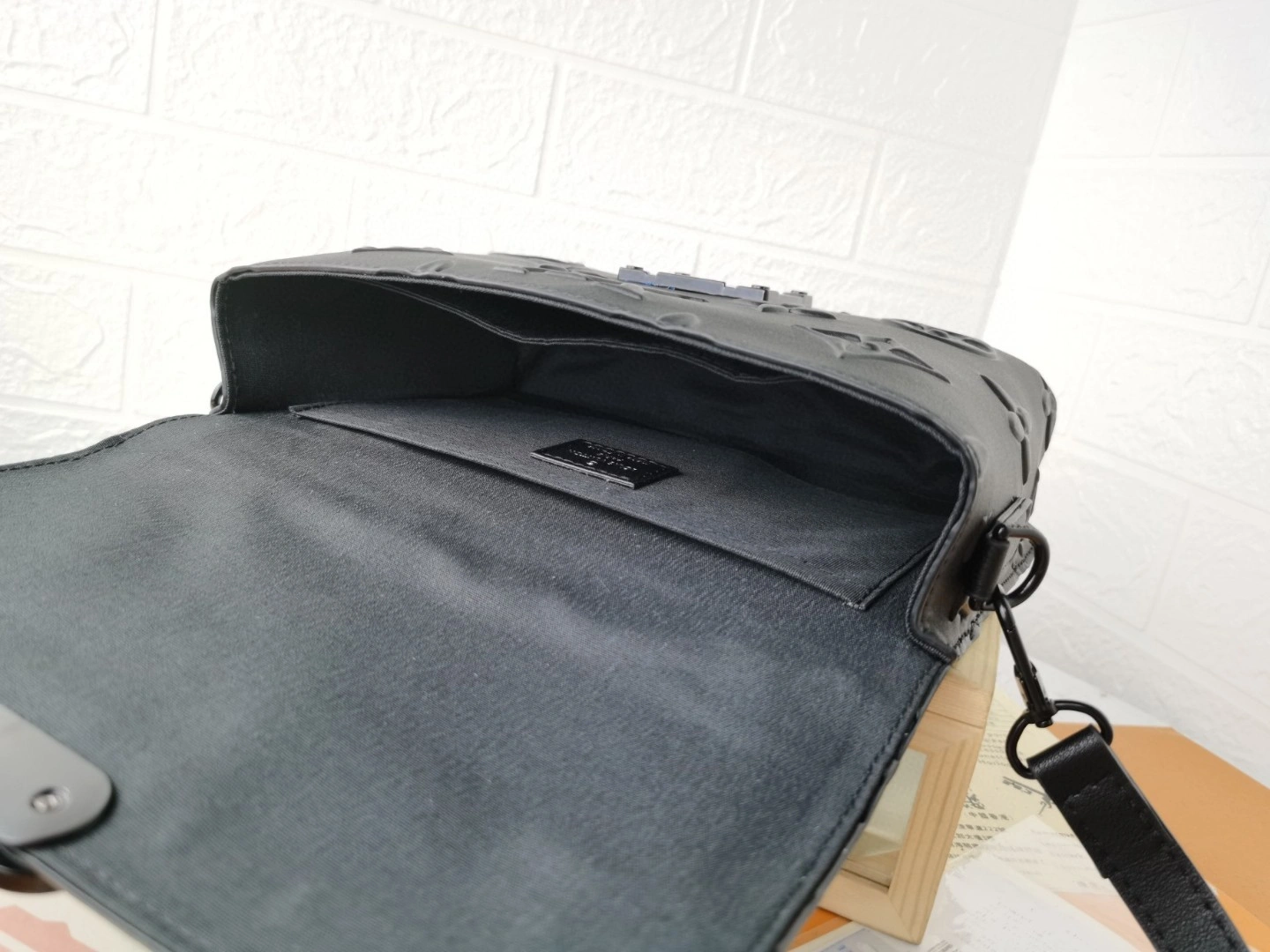 M58711 AMBASSADEUR item : AT-B225L0449L