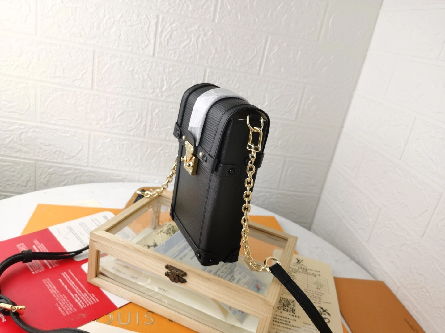 M67871 Calfskin Essential Trunk item : BT-B225D0612W