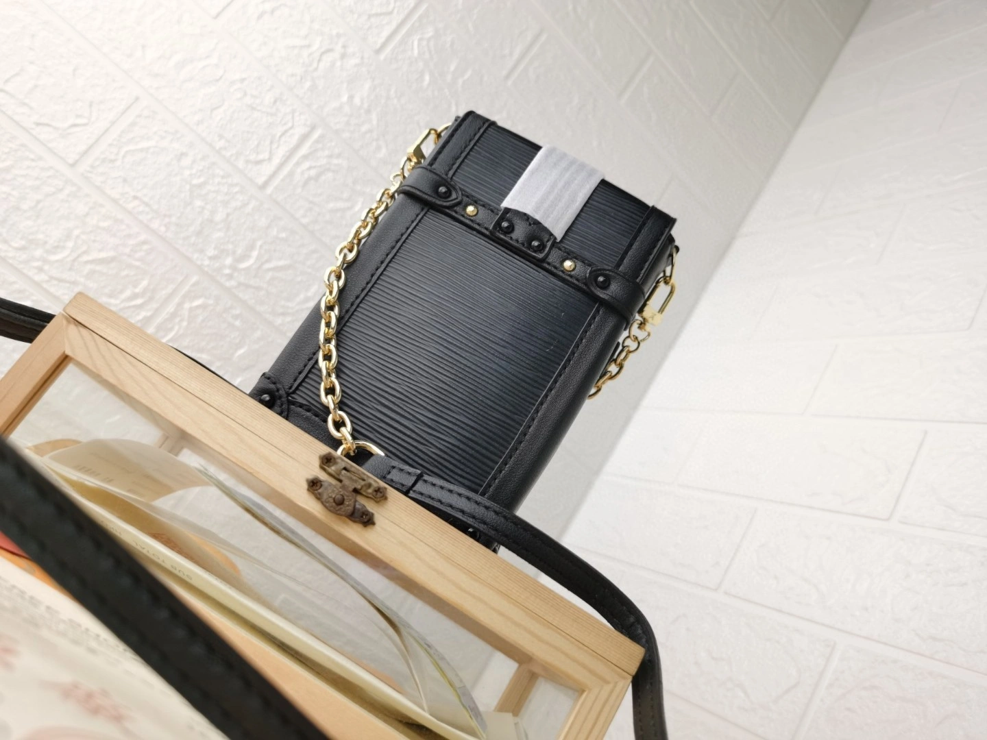 M67871 Calfskin Essential Trunk item : BT-B225D0612W