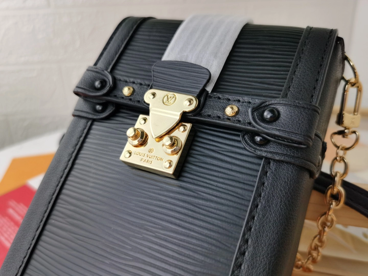 M67871 Calfskin Essential Trunk item : BT-B225D0612W