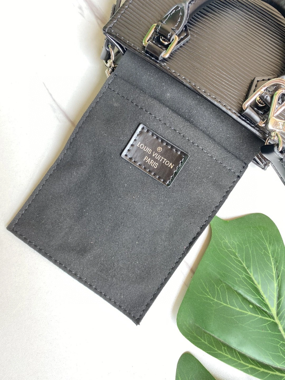 M69441 PETIT SAC PLAT item : BT-B225D0737W