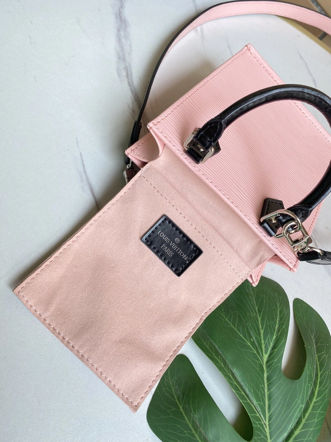 M69575 PETIT SAC PLAT item : AT-B225L0441L
