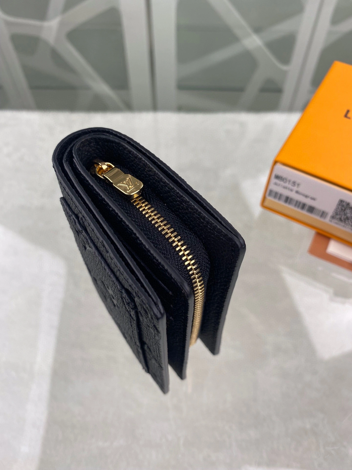M80151 item: B-B063B6438T