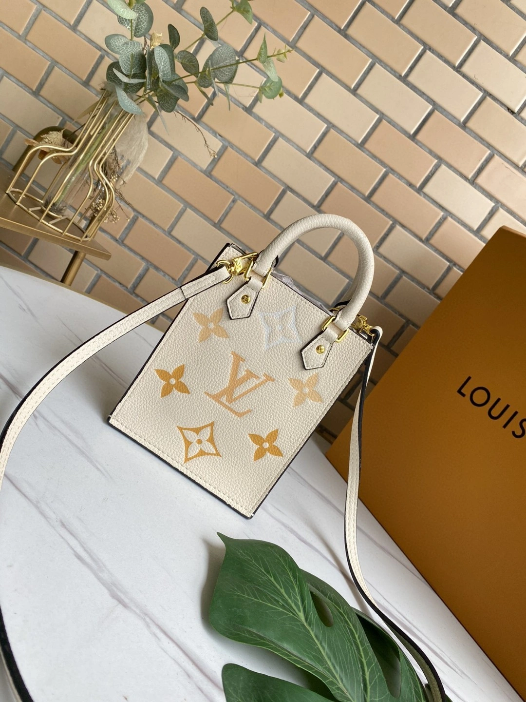 M80449 Petit Sac Plat item : BT-B225D0735W