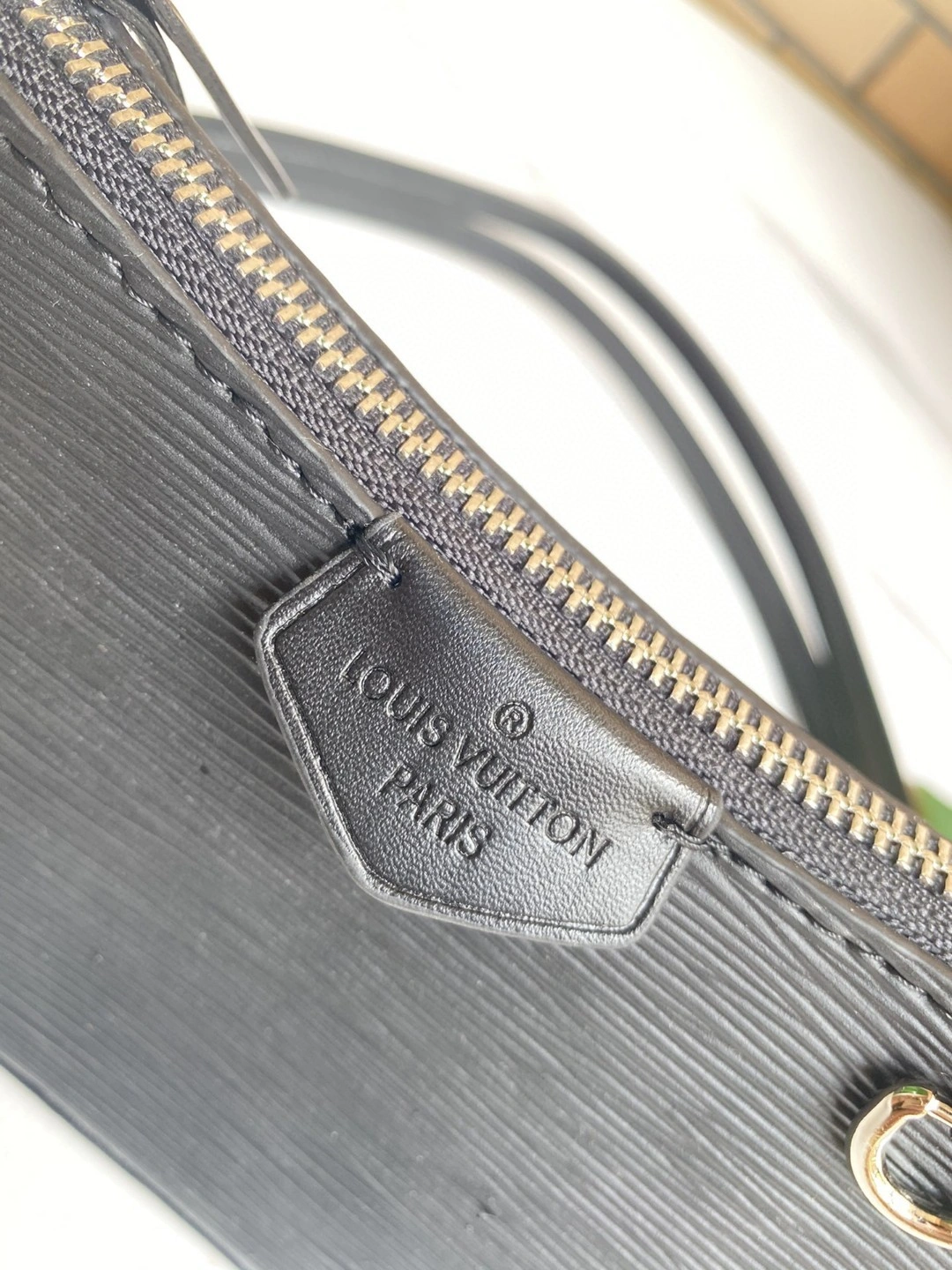 M80471 Easy Pouch On Strap item : AT-B225L0310L