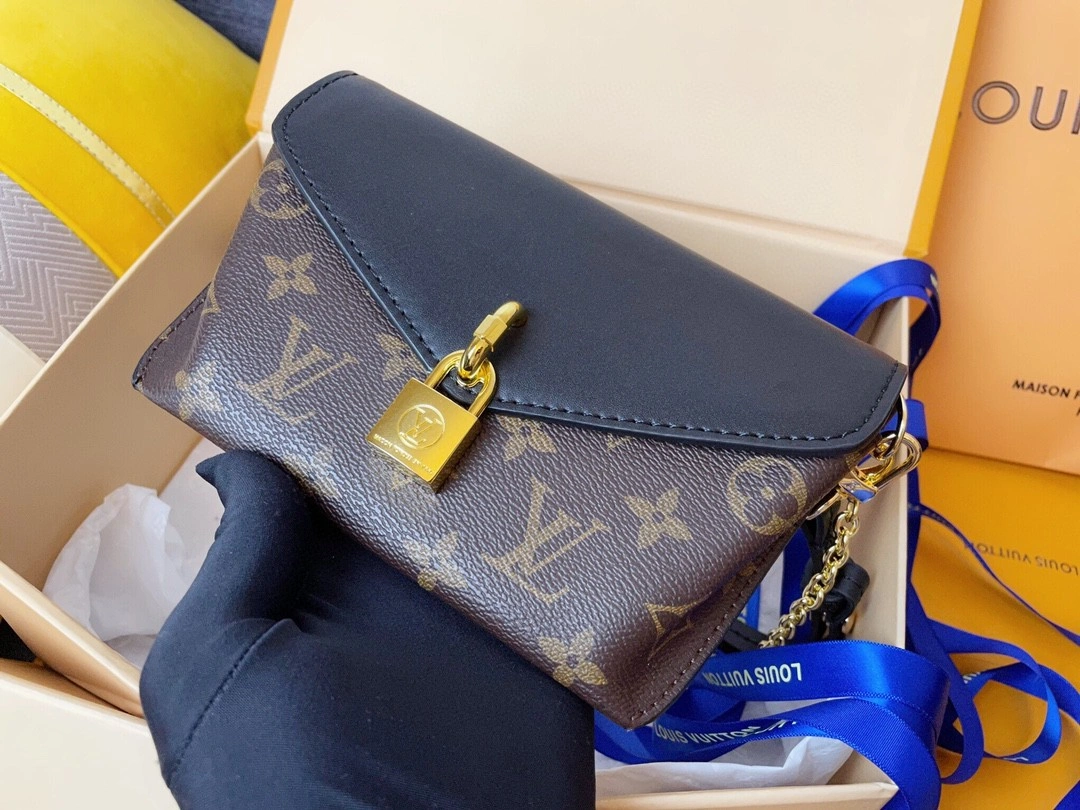 M80559 Padlock on Strap item : AT-B225L0415L