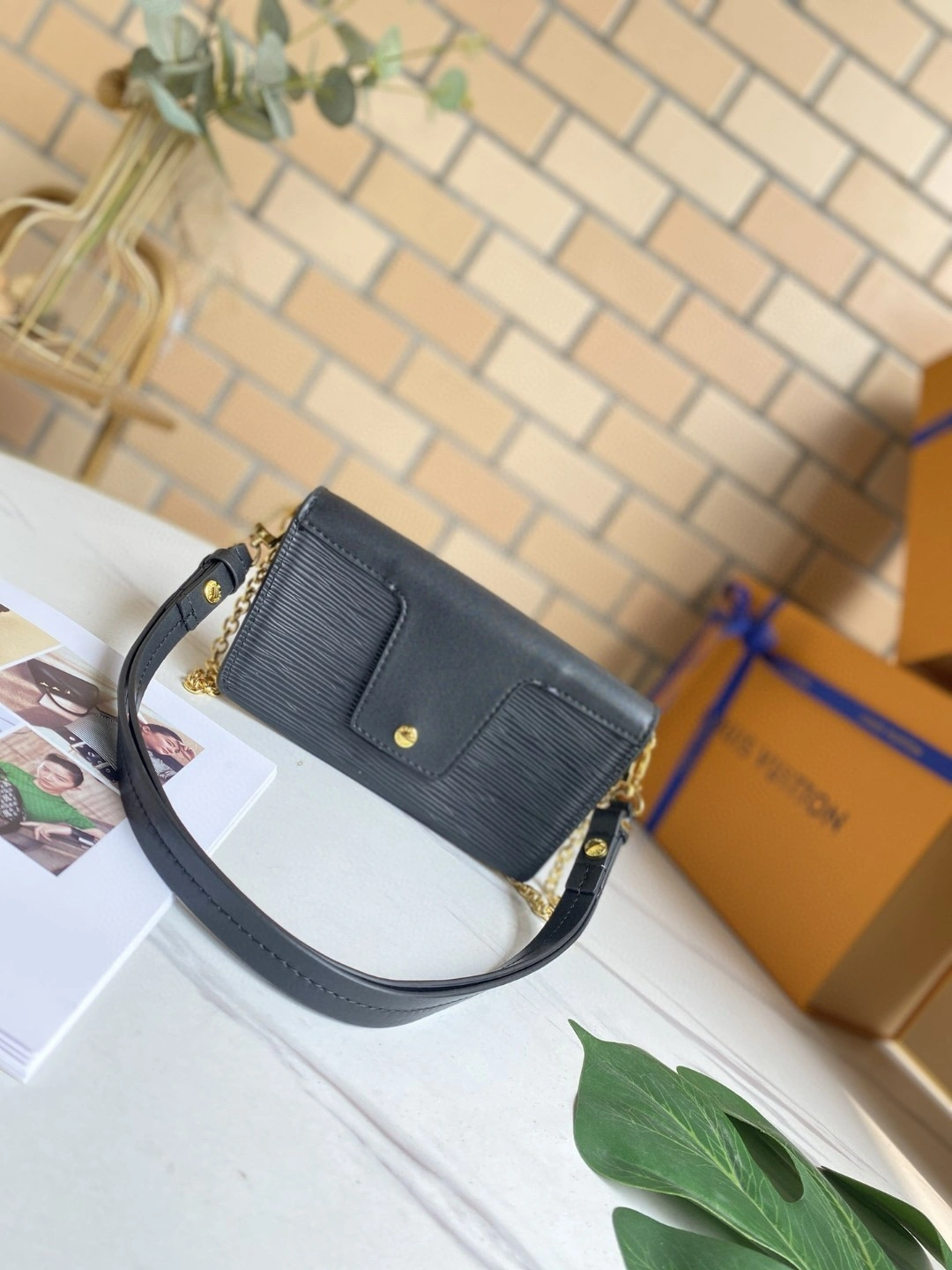 M80682 Padlock on Strap item : AT-B225L0432L