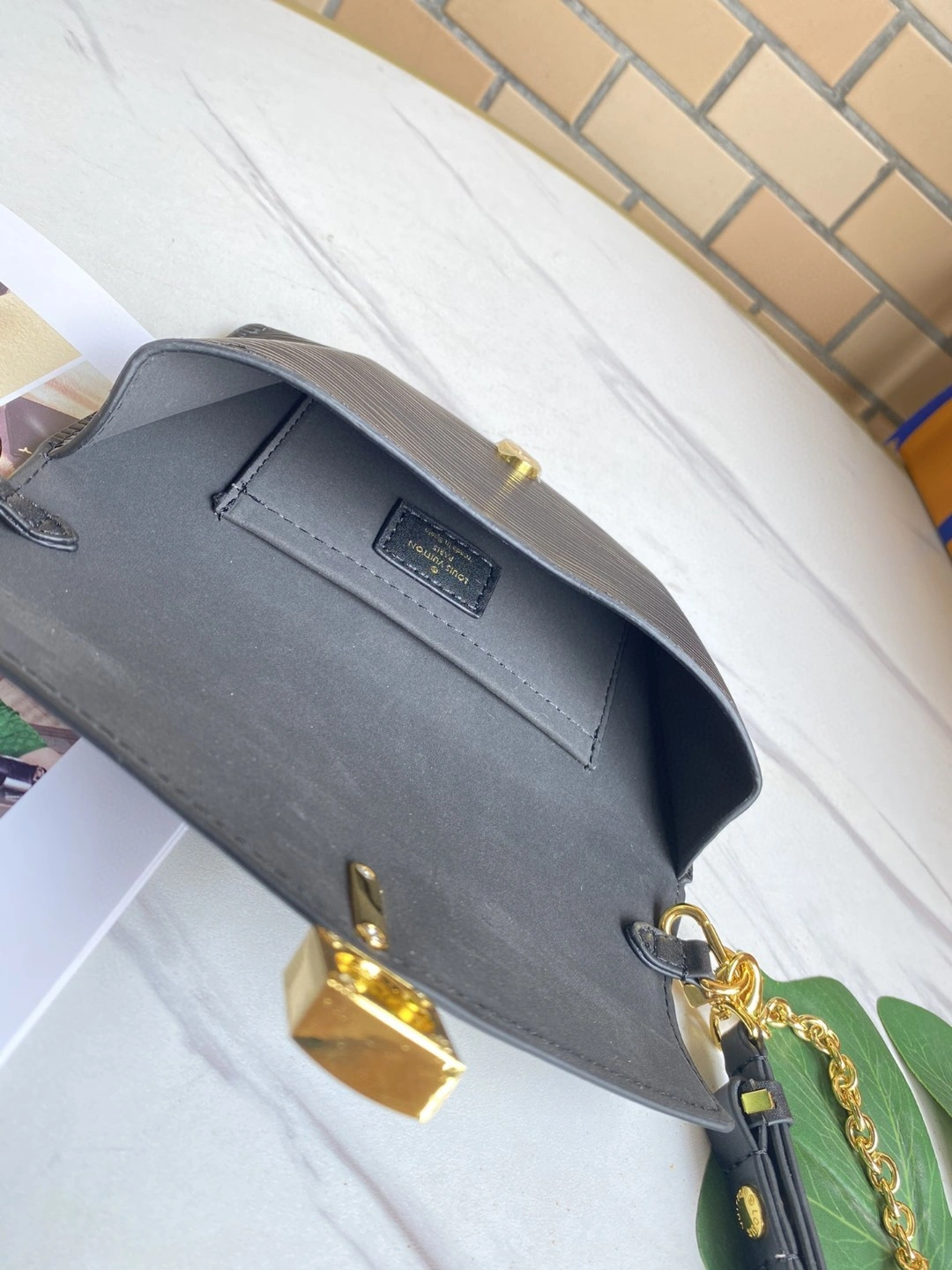 M80682 Padlock on Strap item : AT-B225L0432L