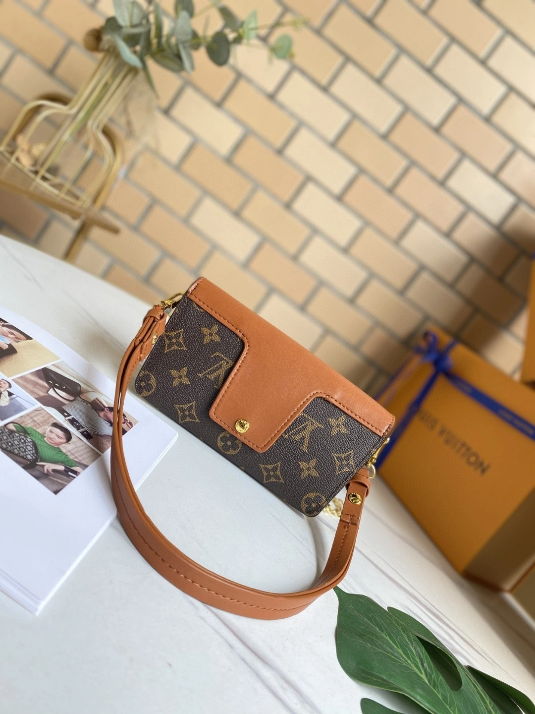 M80763 Padlock on Strap item : AT-B225L0431L