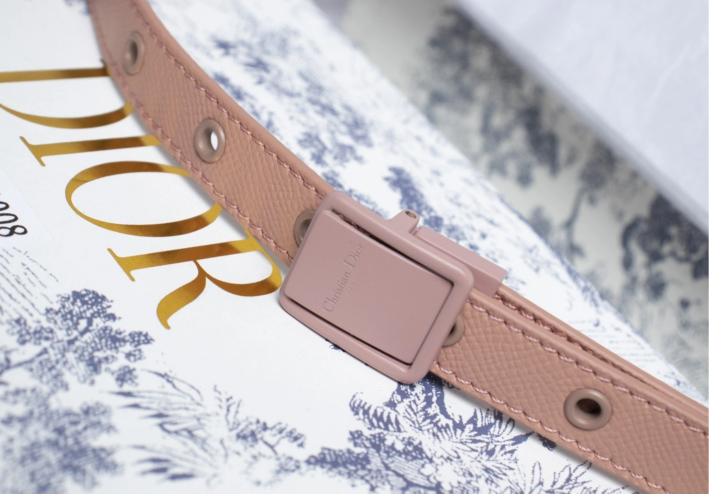 M9203IBFK Montaigne item : BT-B020B2130