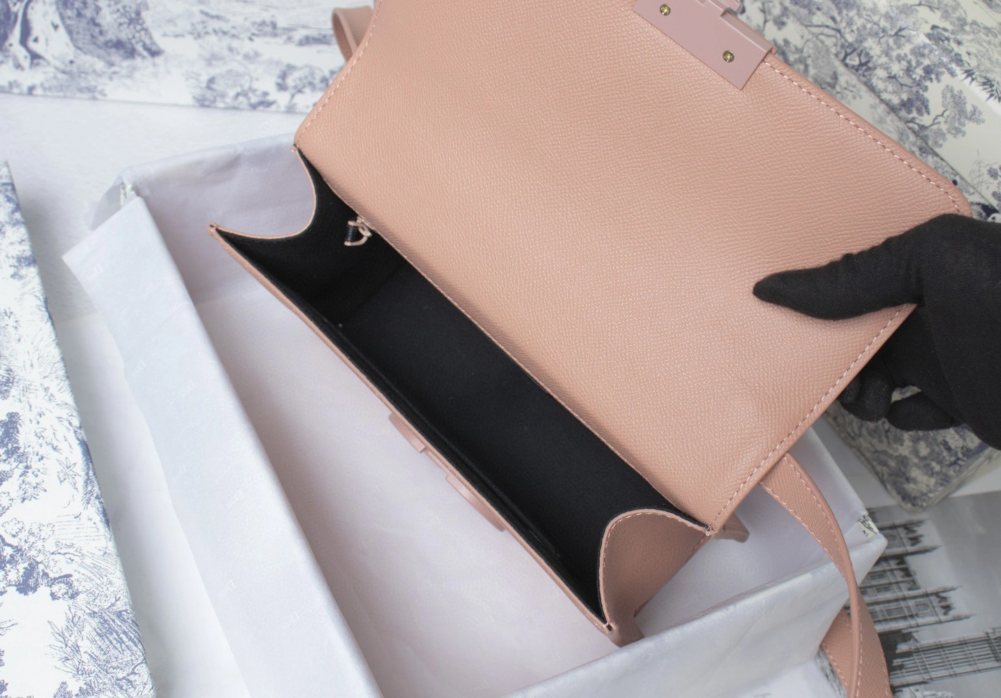 M9203IBFK Montaigne item : BT-B020B2130