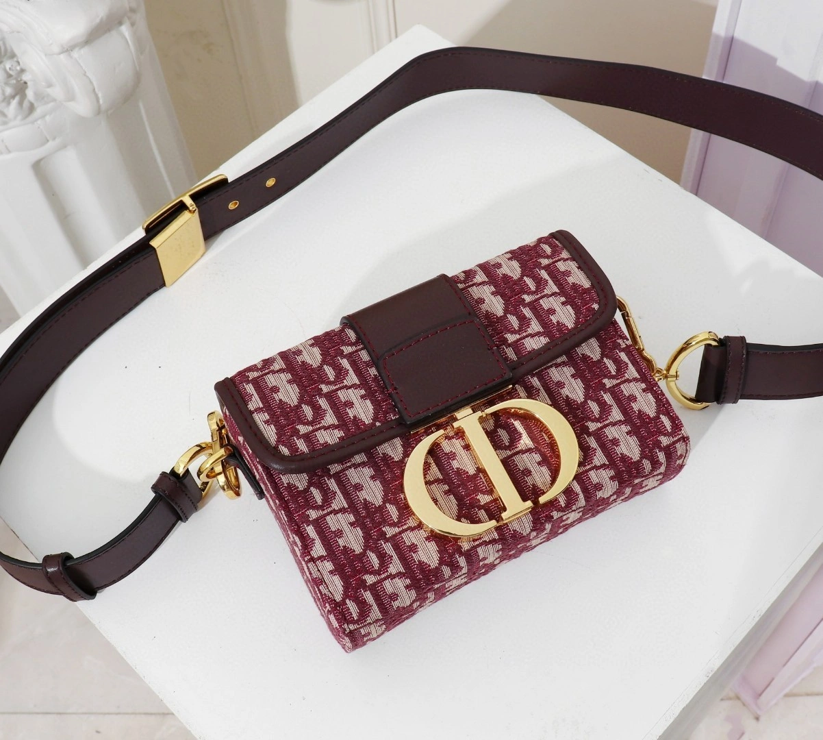 M9203UTZQ Montaigne item : BT-B019B2139
