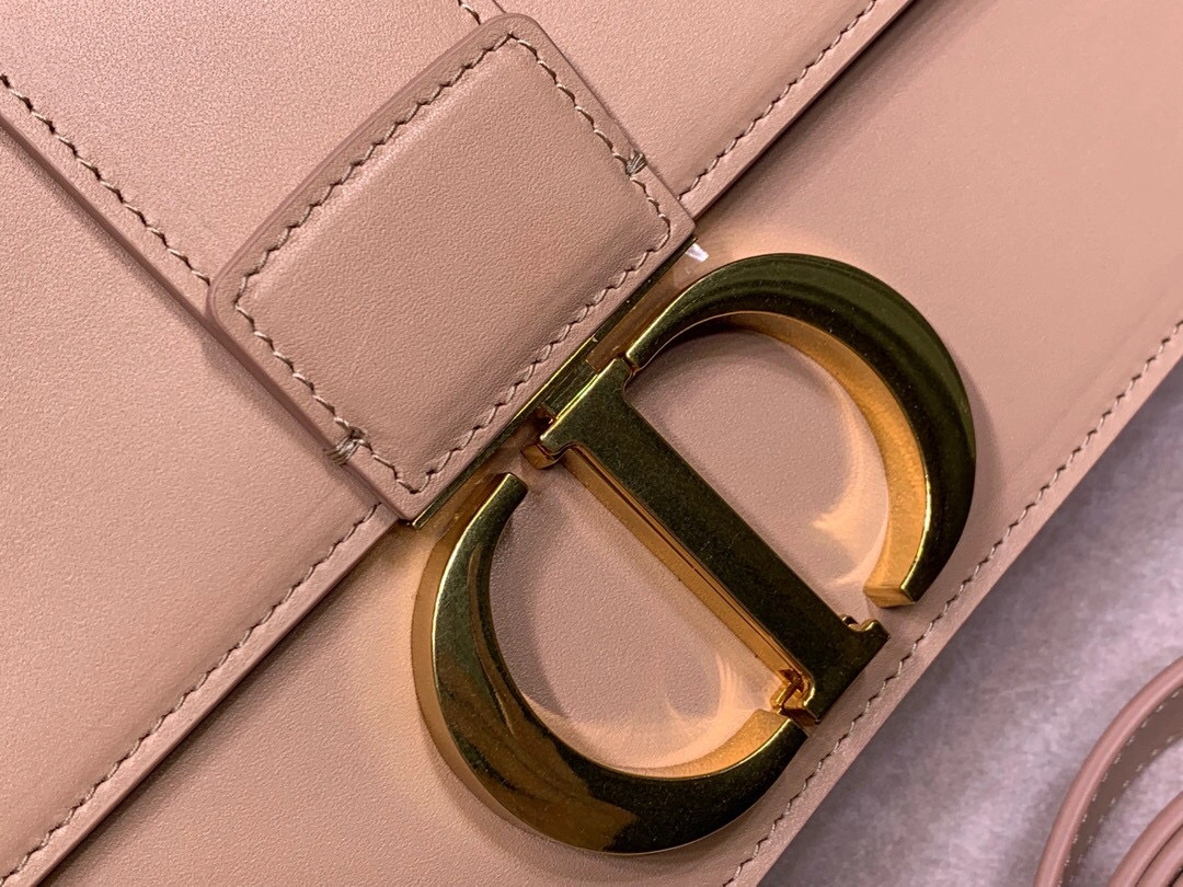 M9203，counters quality item : 046Y077B0670H1727