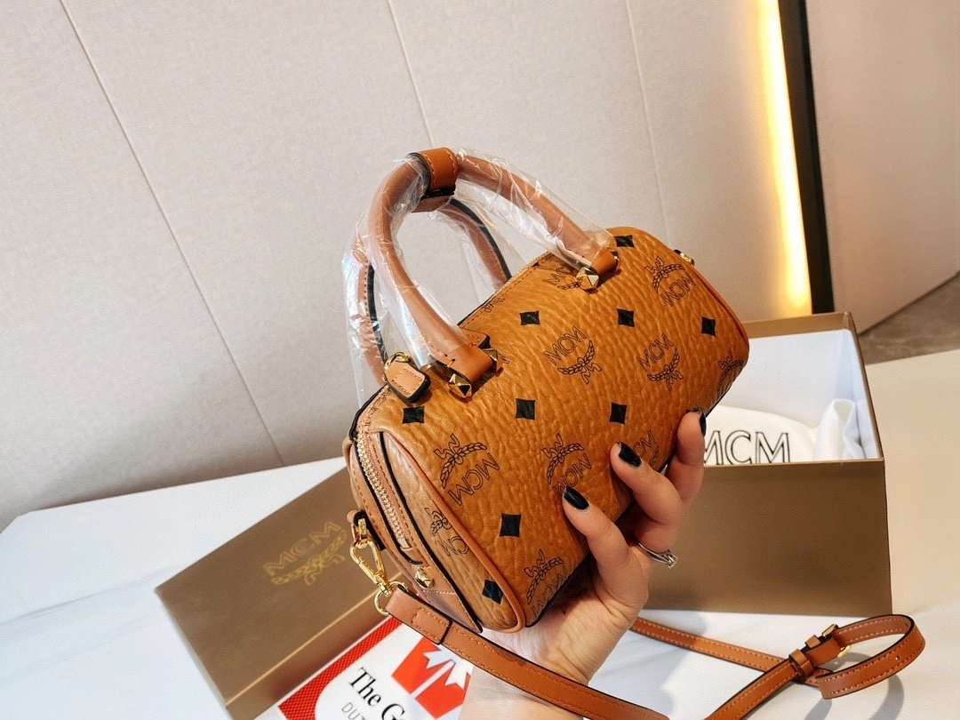 MCM MWBAASE03CO001 Nano item : BT-B012B1831