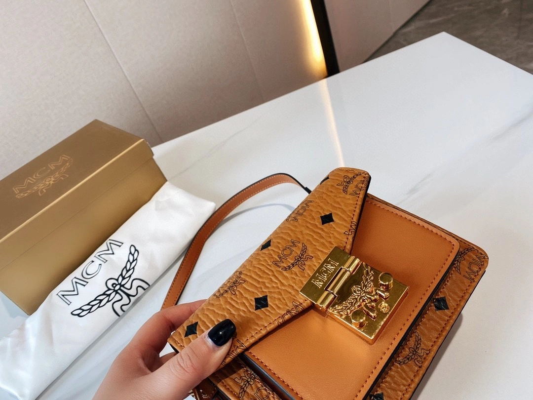 MCM MWRAAPA03CO001 Patricia item : BT-B015B1820