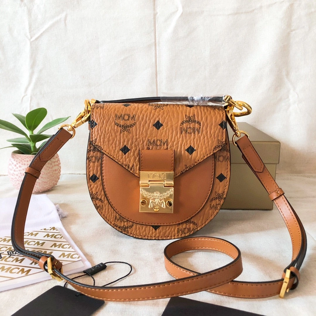 MCM MWSAAPA02CO001 cowhide patricia item : BT-B225C1826