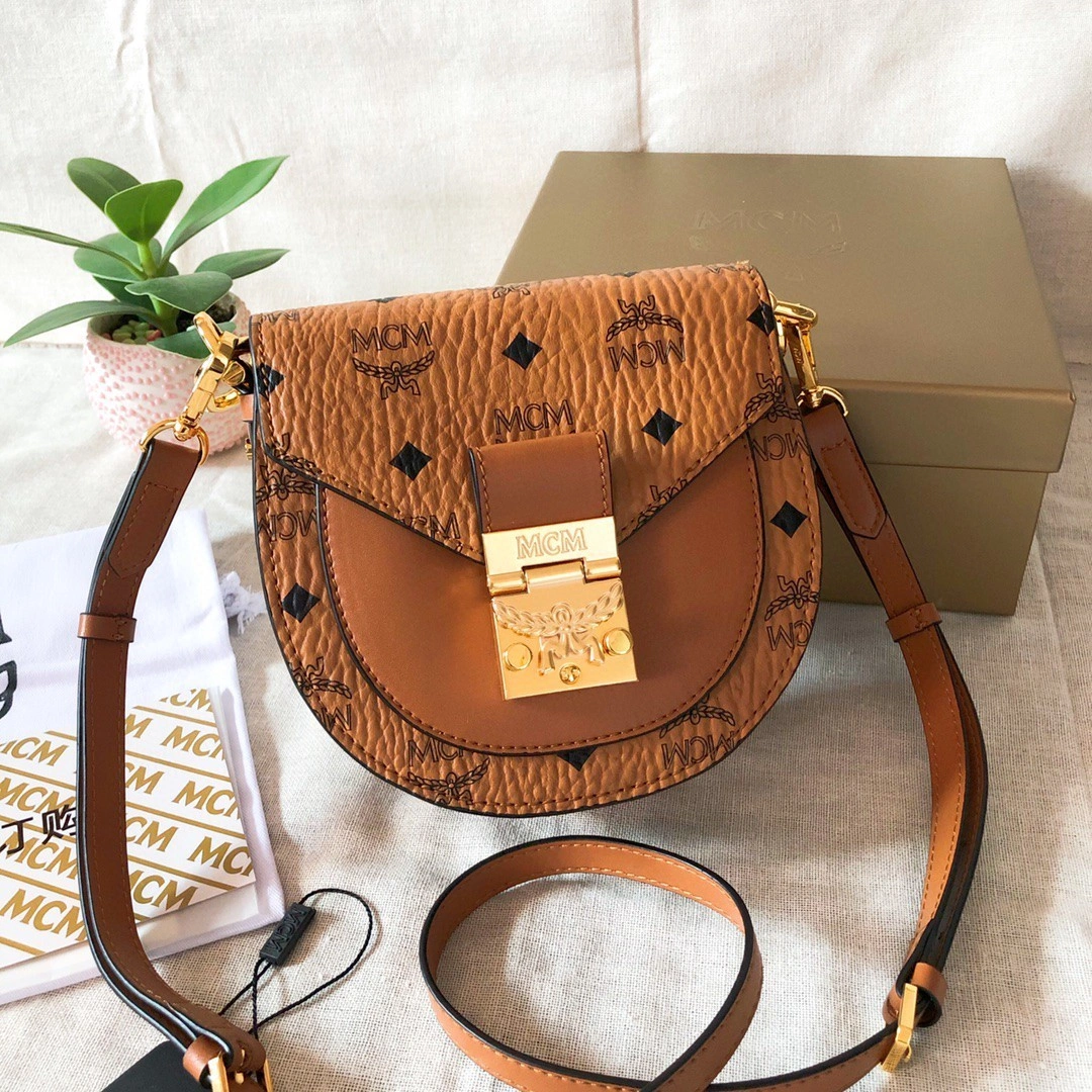 MCM MWSAAPA02CO001 cowhide patricia item : BT-B225C1826