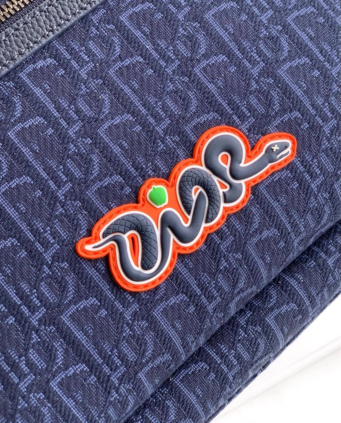 MOMO-- 4ior 1ESBA199OUP-H563 high quality version cowhide AND KAWS item:E-B177I2023