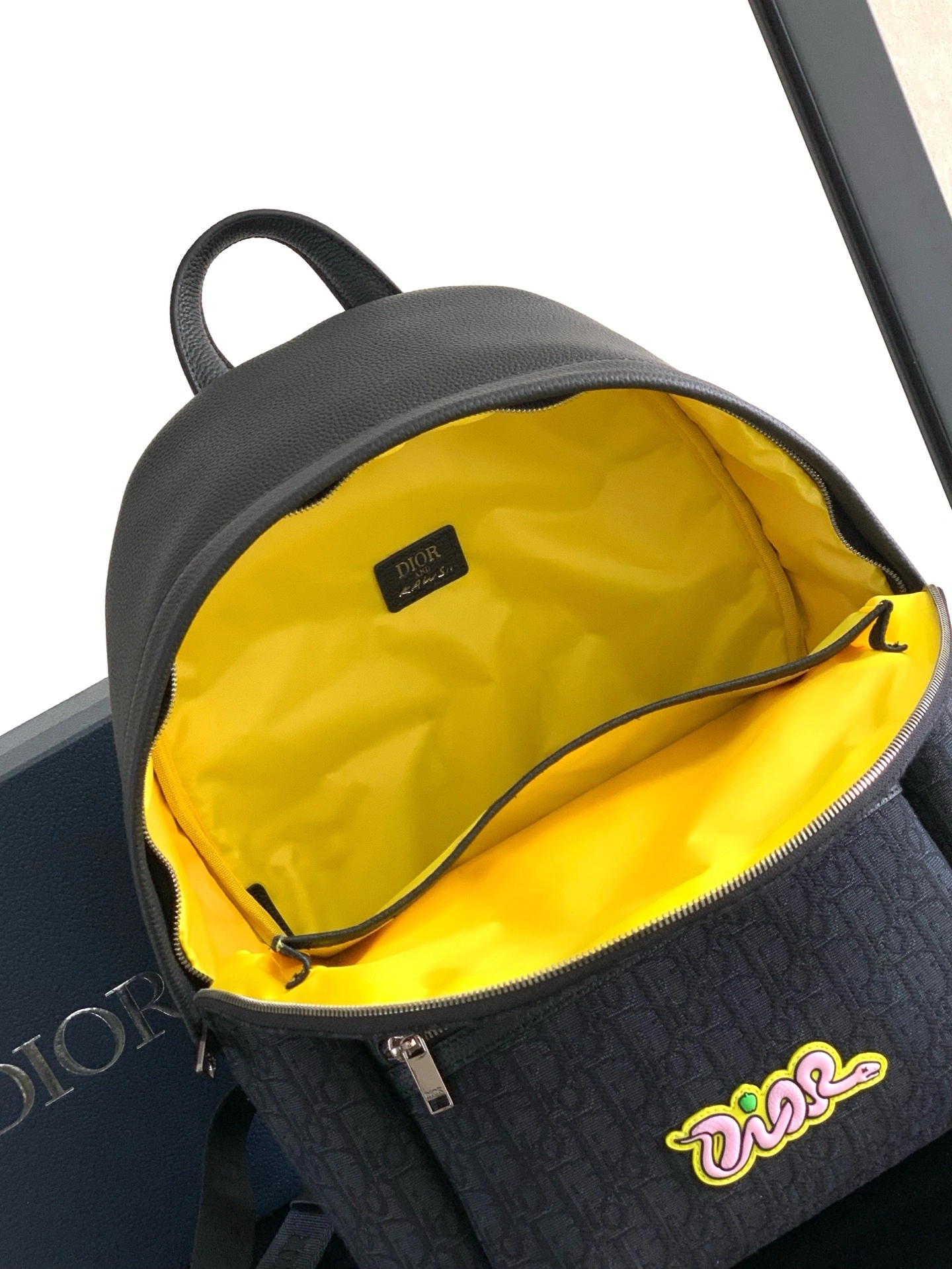 MOMO-- 4ior 1ESBA199OUP-H958 high quality version cowhide AND KAWS item:E-B177I2021