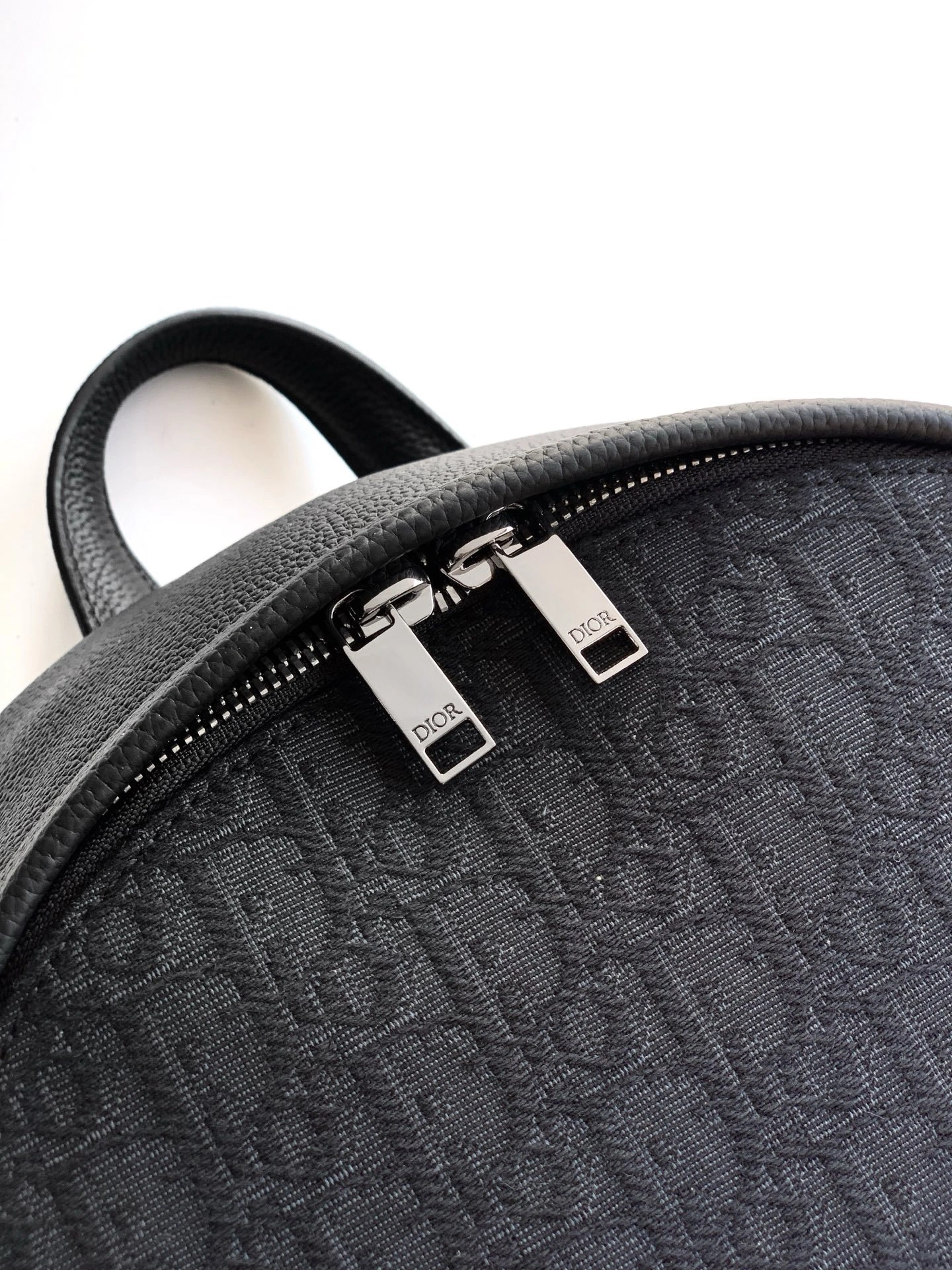 MOMO-- 4ior 1ESBA199OUP-H958 high quality version cowhide AND KAWS item:E-B177I2021