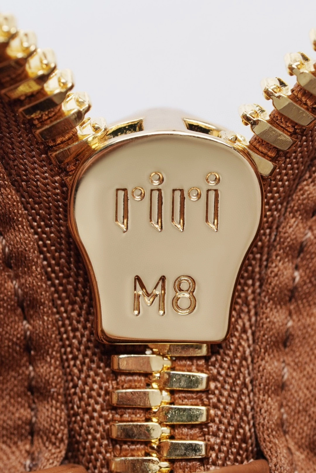 MOMO-- 7iu7iu 5BB142_ACR3_F0046_V_OON high quality version Arcadie item:E-B461A1263