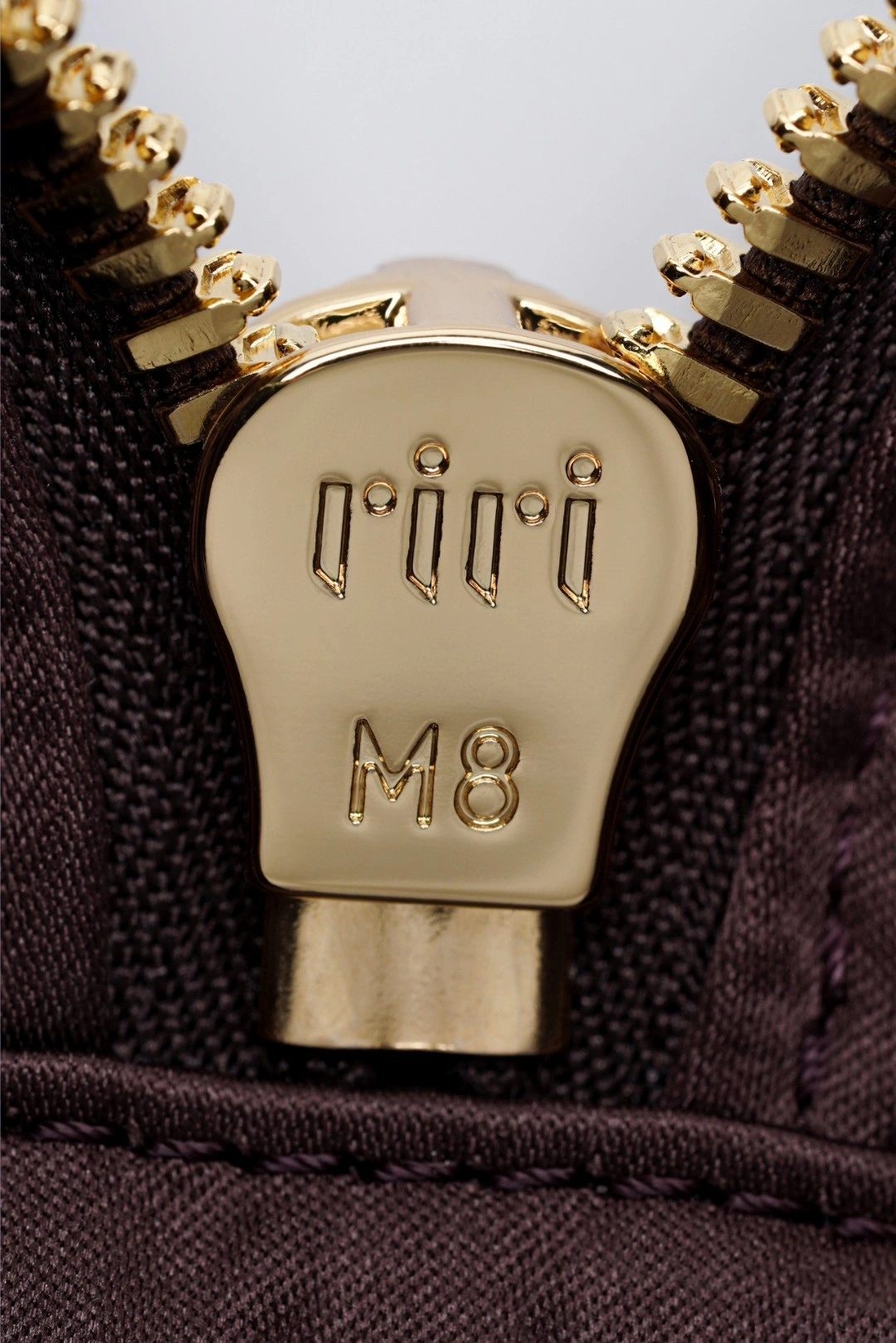 MOMO-- 7iu7iu 5BB142_ACR3_F0NBL_V_OON high quality version Arcadie item:E-B461A1266