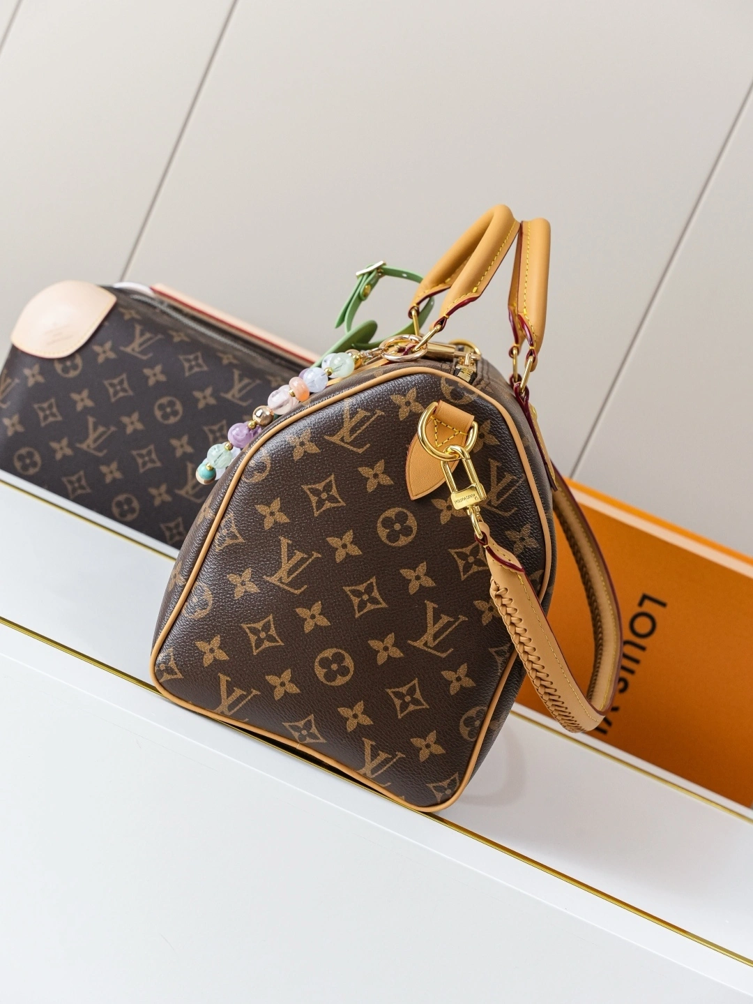MOMO-- 8V M15107 high quality version Speedy Soft 30 Lucky cowhide item:E-B225I1008