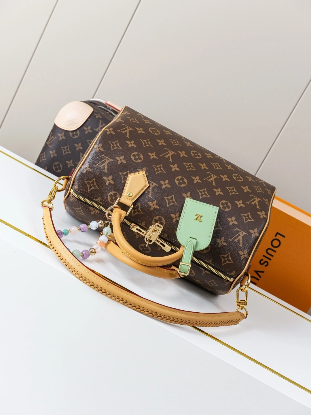 MOMO-- 8V M15107 high quality version Speedy Soft 30 Lucky cowhide item:E-B225I1008