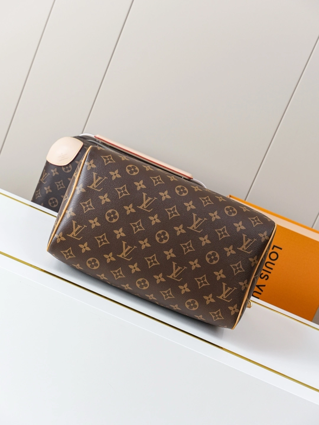 MOMO-- 8V M15107 high quality version Speedy Soft 30 Lucky cowhide item:E-B225I1008