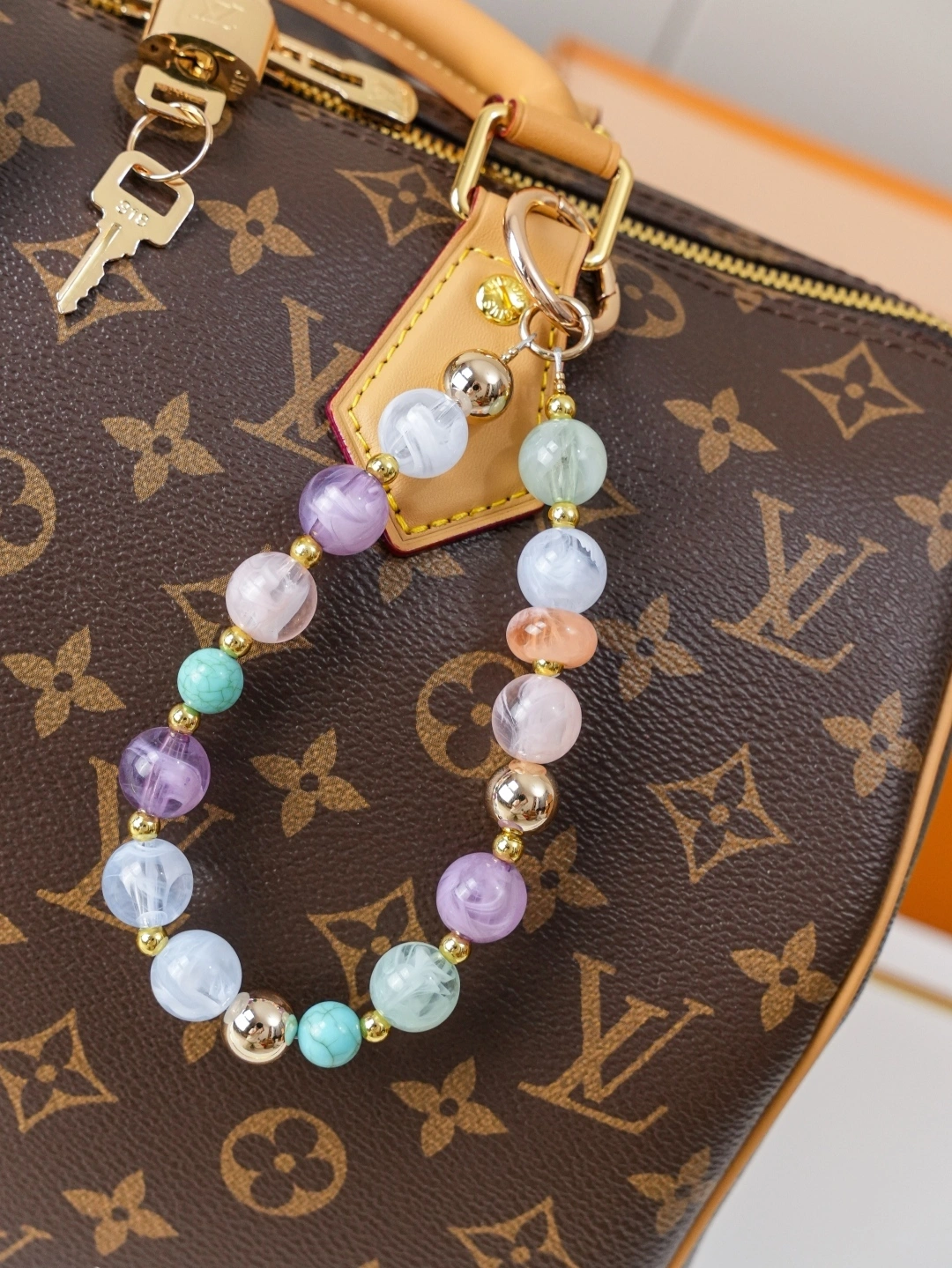 MOMO-- 8V M15107 high quality version Speedy Soft 30 Lucky cowhide item:E-B225I1008