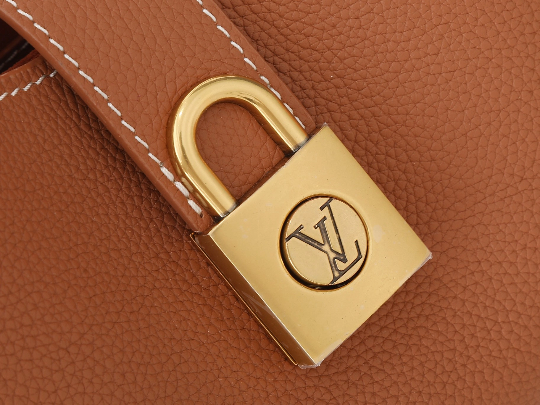 MOMO-- 8V M24885 high quality version Low Key Shoulder Bag cowhide item:E-B000C0578