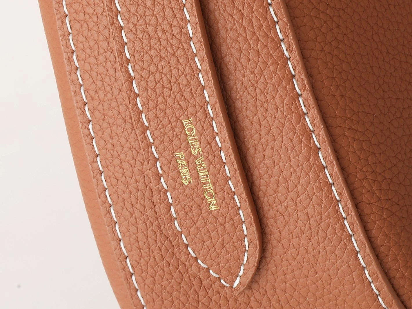MOMO-- 8V M24885 high quality version Low Key Shoulder Bag cowhide item:E-B000C0578