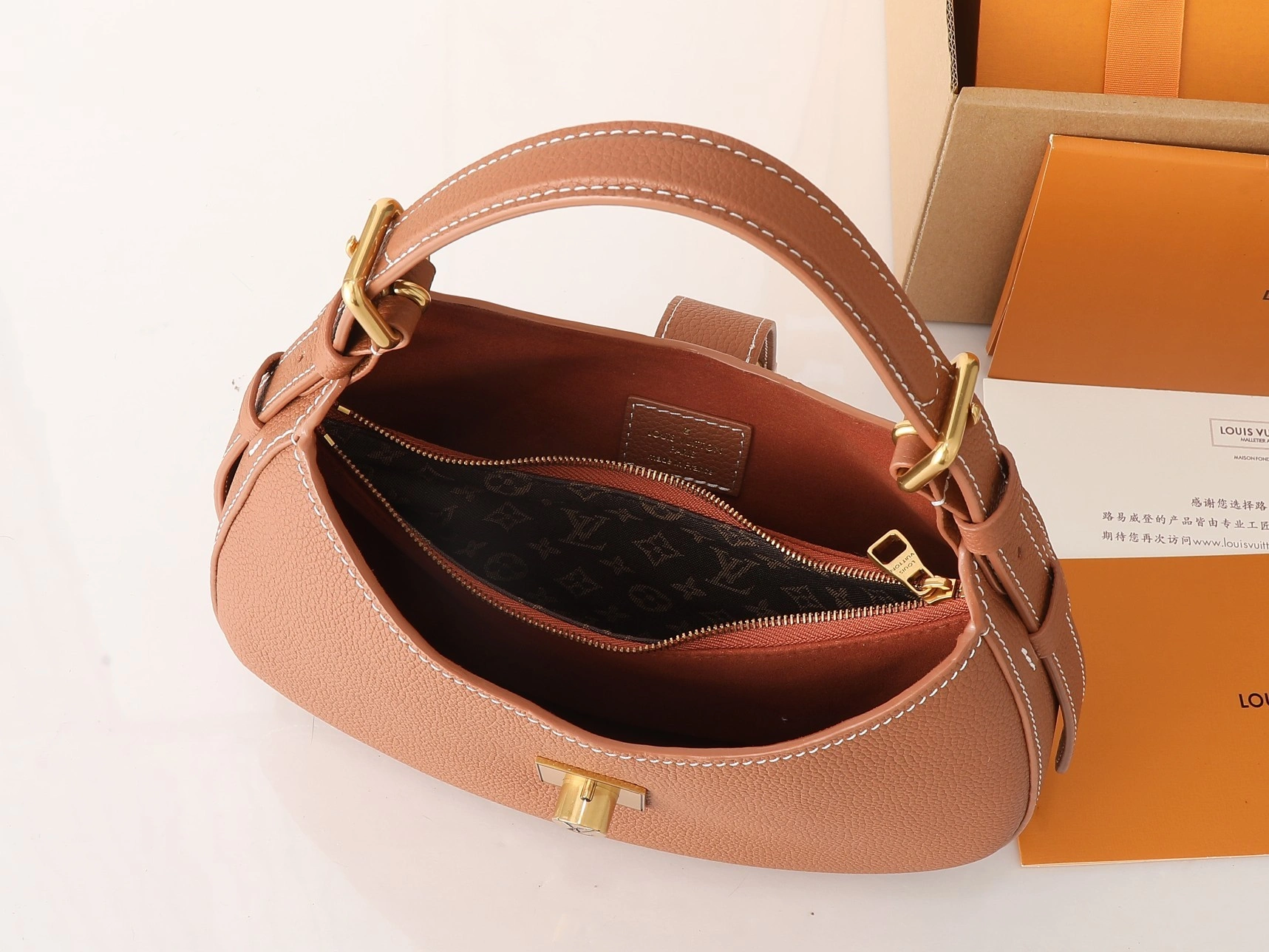 MOMO-- 8V M24885 high quality version Low Key Shoulder Bag cowhide item:E-B000C0578