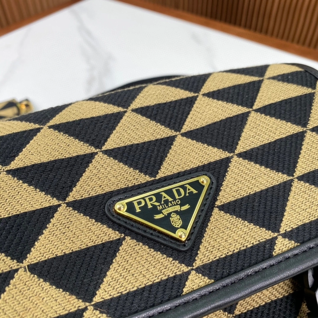 MOMO-- Pr141 2VD034_2FKL_F0Y30_V_XOP high quality version saffiano item:D-B063K2009
