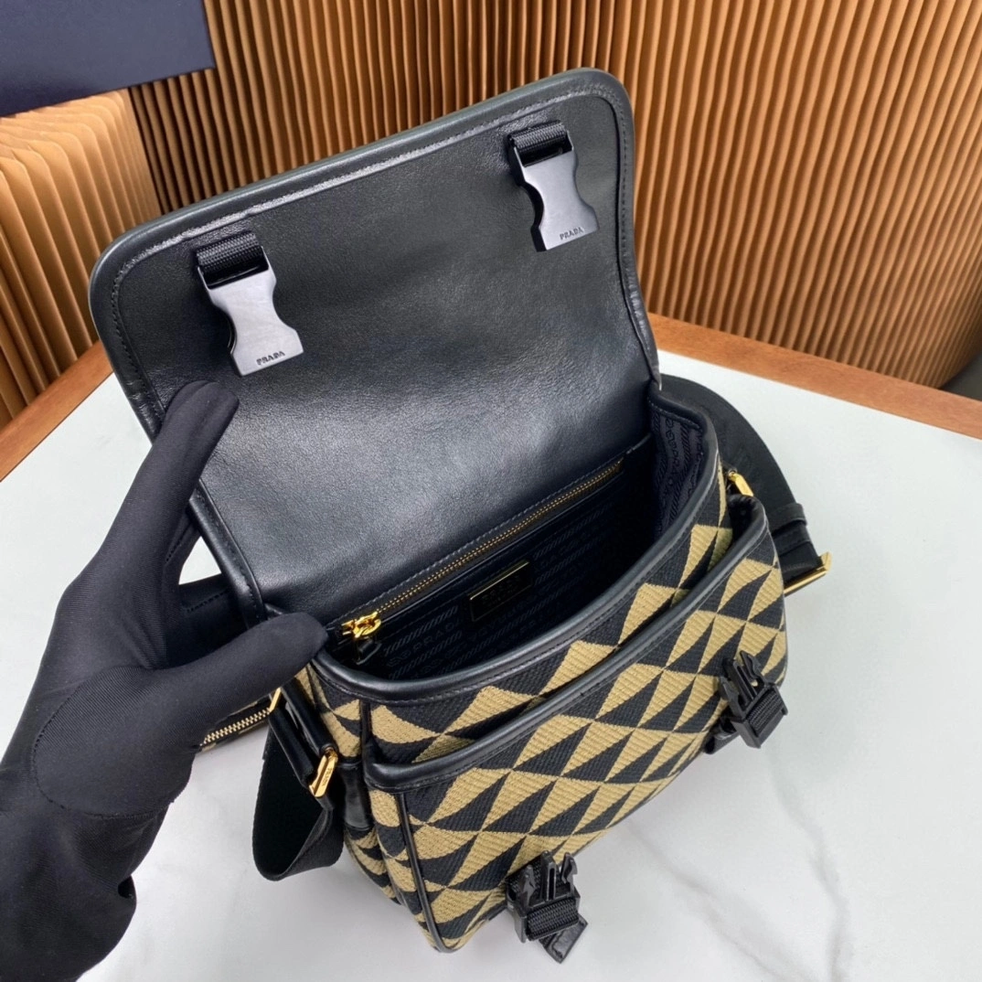 MOMO-- Pr141 2VD034_2FKL_F0Y30_V_XOP high quality version saffiano item:D-B063K2009