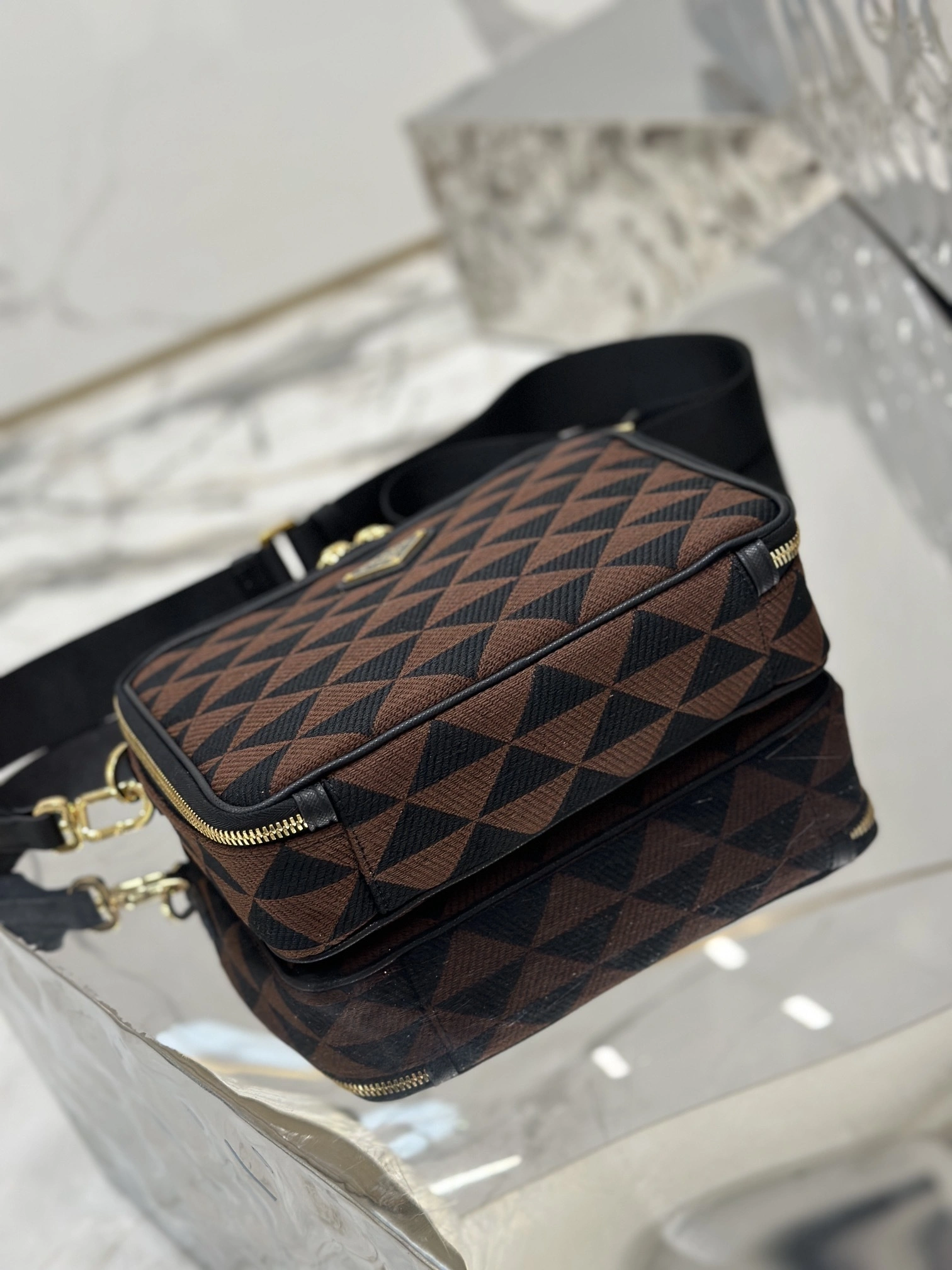 MOMO-- Pr141 2VH069_2FKL_F0807_V_MOF high quality version saffiano item:D-B225K2021