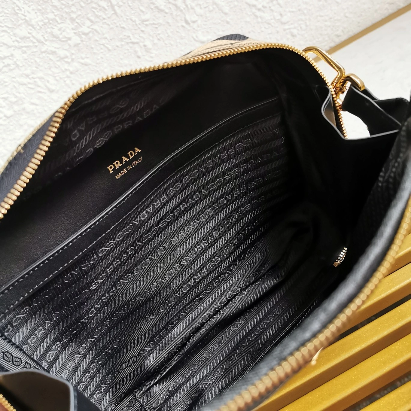 MOMO-- Pr141 2VH069_2FKL_F0Y30_V_MOF high quality version saffiano item:D-B000K2020