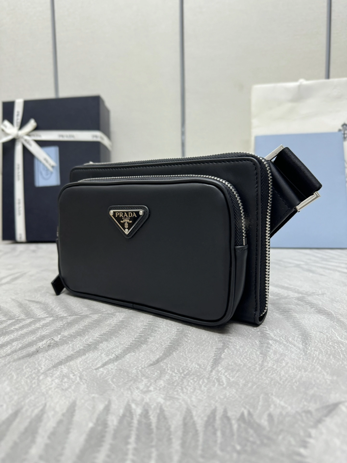 MOMO-- Pr141 2VH156_2DDJ_F0002_V_OOO high quality version Calfskin item:D-B000K2011