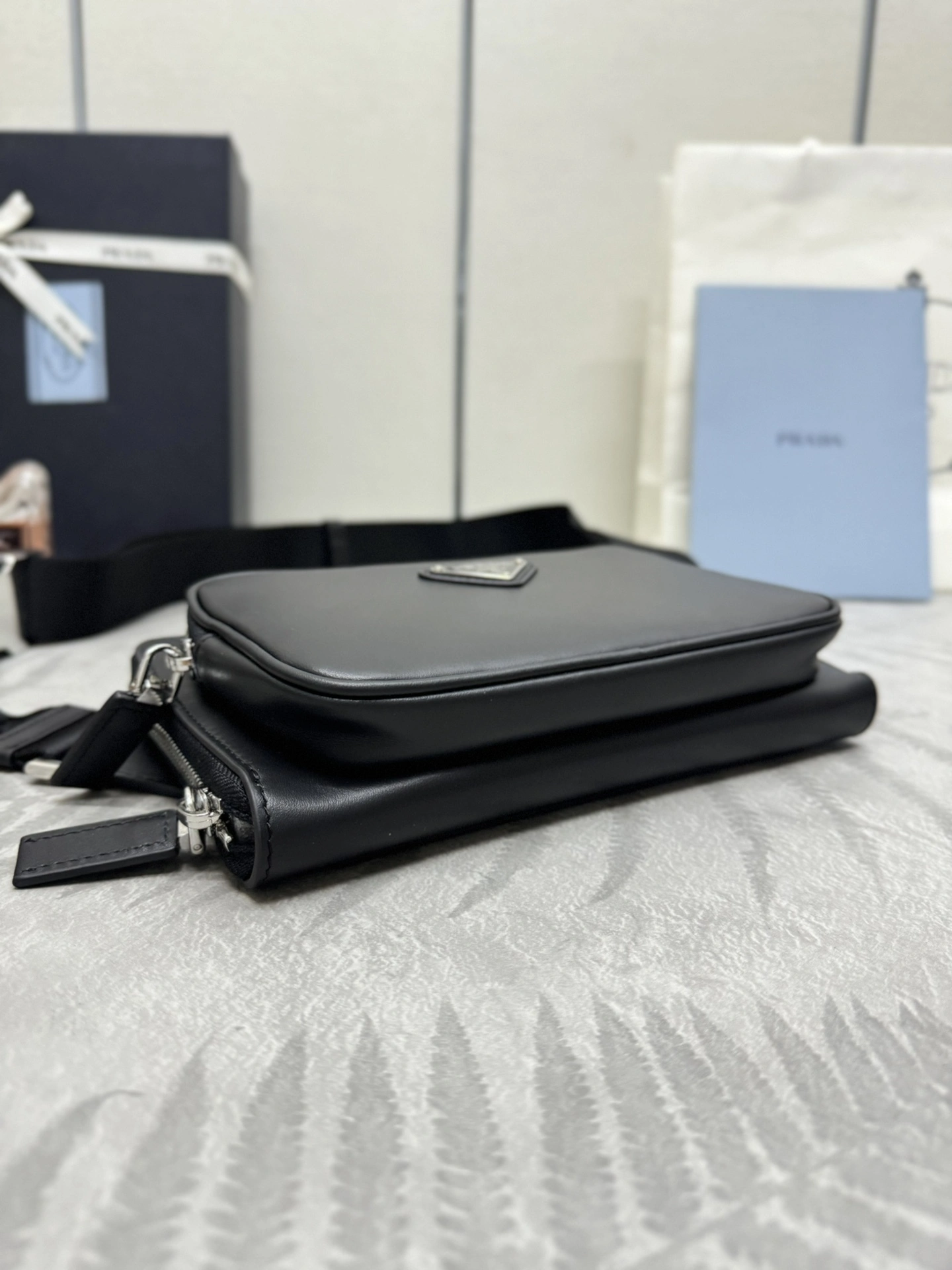 MOMO-- Pr141 2VH156_2DDJ_F0002_V_OOO high quality version Calfskin item:D-B000K2011